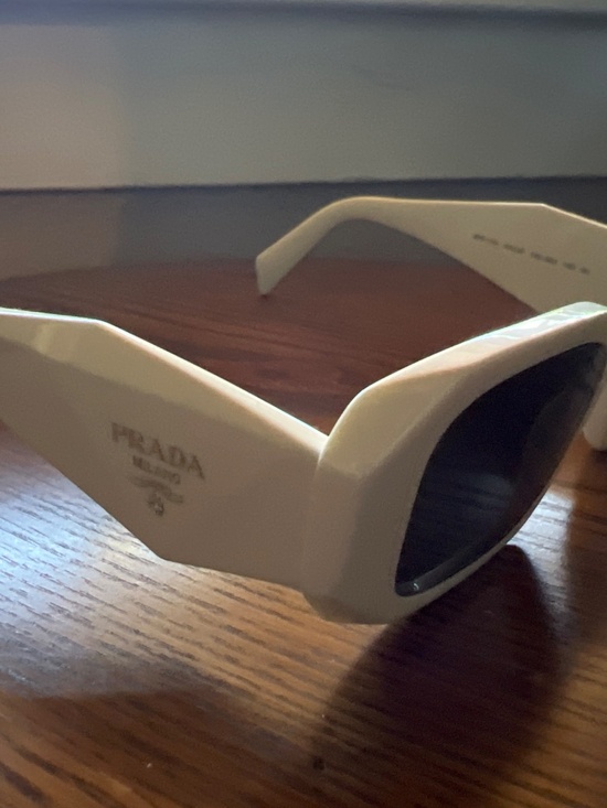PR 17ws Sunglasses
